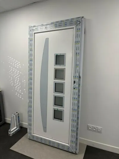 Porte d'entree pvc - Bricolage - Vénissieux (69200)