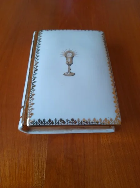 Ancienne boite forme livre en porcelaine de limoge - Décoration - Saint-Satur (18300)