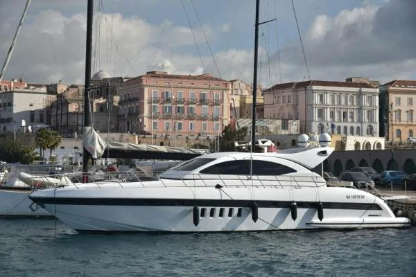 Mangusta 72 - Bateaux - Saint-Tropez (83990)