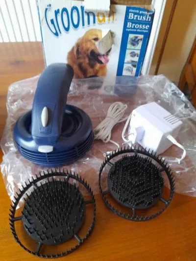 Brosse de toilettage aspirante électrique - Chiens - Saint-Satur (18300)