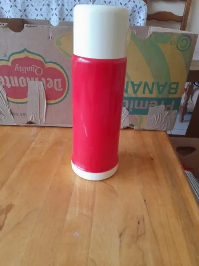 Thermos en plastique " domec dermedoc " - Collection - Saint-Satur (18300)