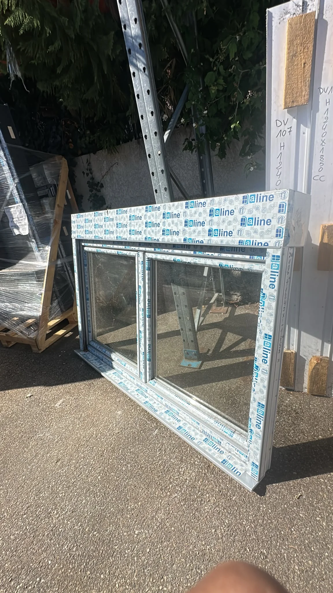 Fenêtre pvc blanc//gris deux vantaux - Bricolage - Craponne (69290)