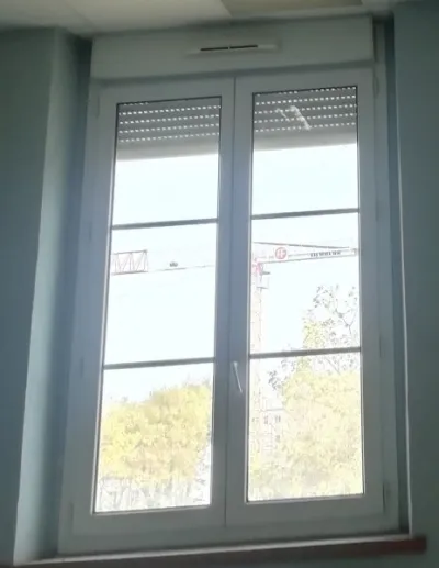 Bloc-fenêtre avec volet roulant électrique en pvc - photo 2