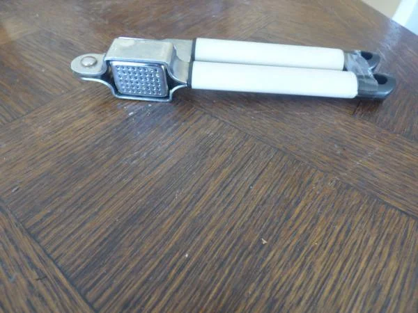 Presse ail - Collection - Saint-Satur (18300)