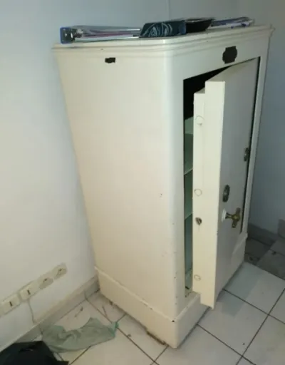 Coffre fort vintage omega 79x61 x 144 cm poids au - photo 4