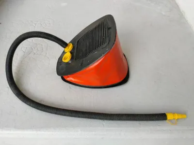 Pompe/gonfleur à pied, grande capacité 5l, bateau - Sport - Foncine-le-Haut (39460)