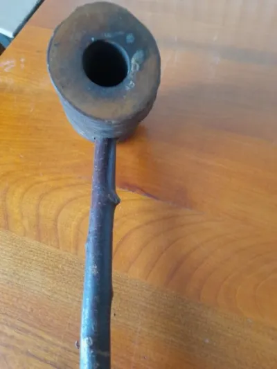 Ancienne grande pipe en bois et écorse artisanale - photo 3