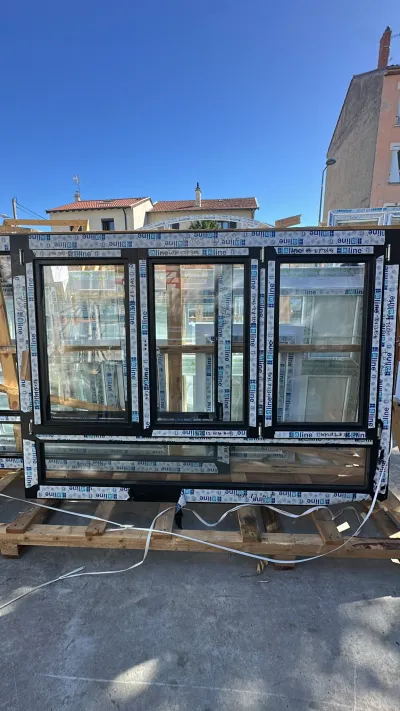 Fenêtre alu noir trois vantaux avec sous-bassement - Bricolage - Champagne-au-Mont-d'Or (69410)