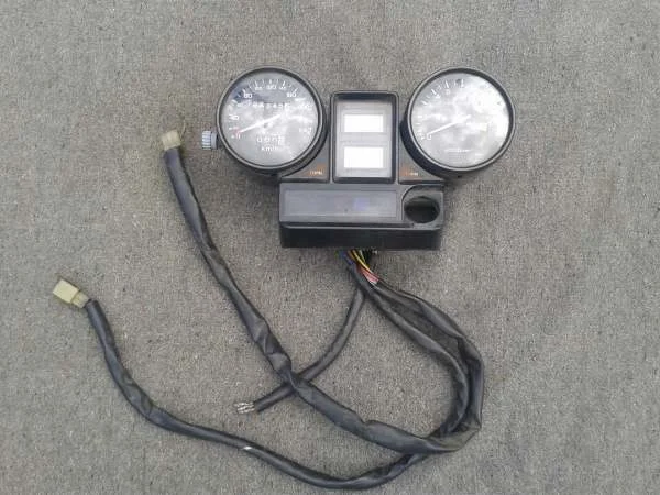 Tableau de bord honda vfs 750 s 1986 - Équipements Moto - Compiègne (60200)