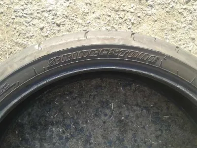 Pneu avant brigestone battlax 120/70/zr17 - photo 2