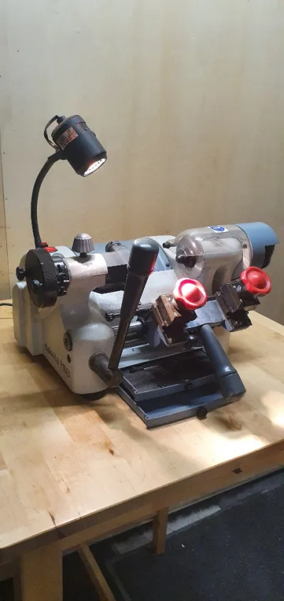 Machine à reproduction de clés (TT 02) - photo 2