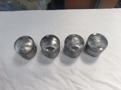 Pistons osca 1600 - Équipements Auto - Nice (06000)