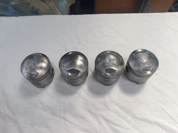 Pistons osca 1600 - Équipements Auto - Nice (06000)