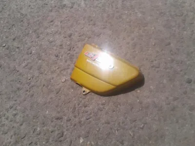 Cache latéral gauche or suzuki 380 gt 1976 - photo 4