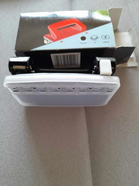 Perforateur 2 trous en métal perforateur 8 feuille - Livres - Saint-Satur (18300)