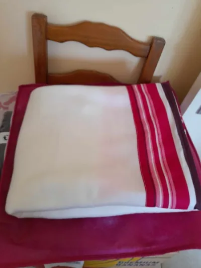 Plaid tout doux blanc et bandes de couleurs rose - photo 2