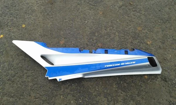 Cache latéral gauche kawasaki 1100 zzr 1991 - Équipements Moto - Verberie (60410)