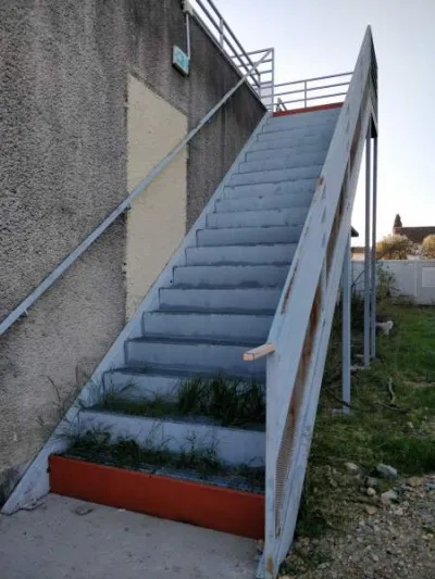 Escalier de service acier galvanisé - BTP & Chantier - Remoulins (30210)