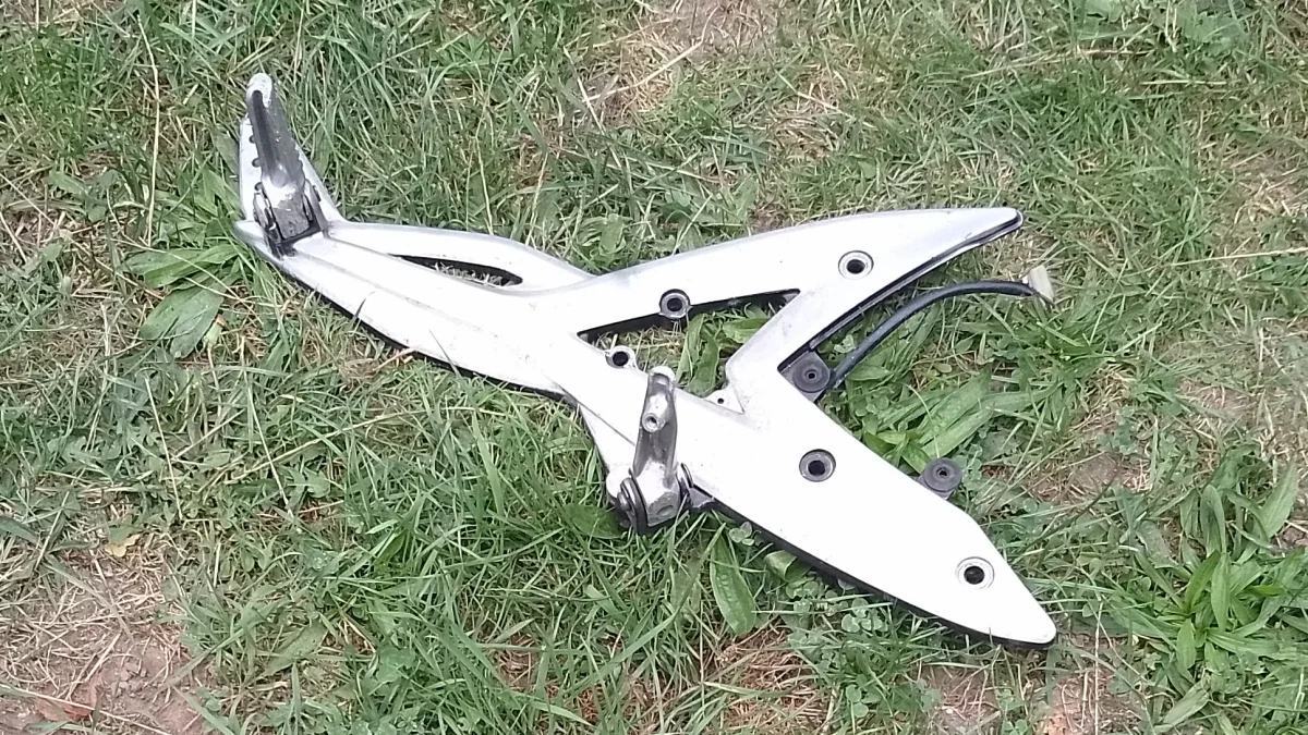 platine avant droite - Équipements Moto - Le Pré-Saint-Gervais (93310)