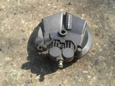 Étrier avant droit avec flasque honda 400 cbx 1985 - photo 3