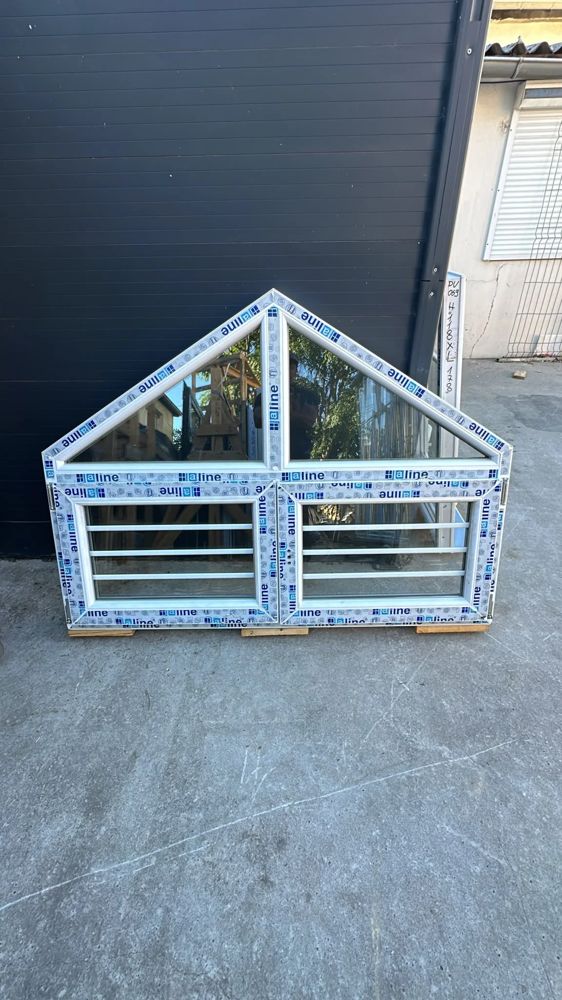 Fenêtre pvc blanc deux vantaux avec une imposte - Bricolage - Rillieux-la-Pape (69140)