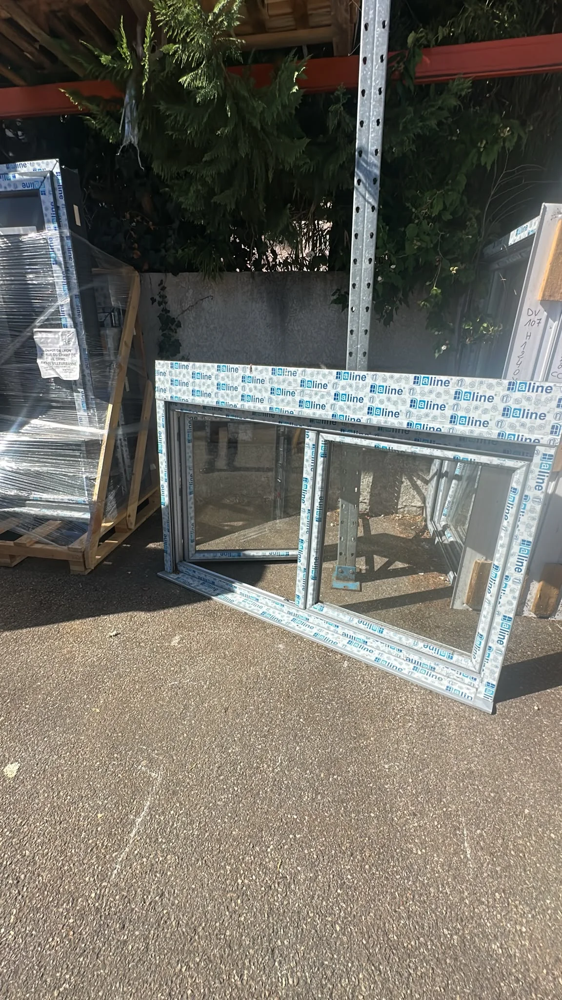 Fenêtre pvc blanc//gris deux vantaux - Bricolage - Décines-Charpieu (69150)