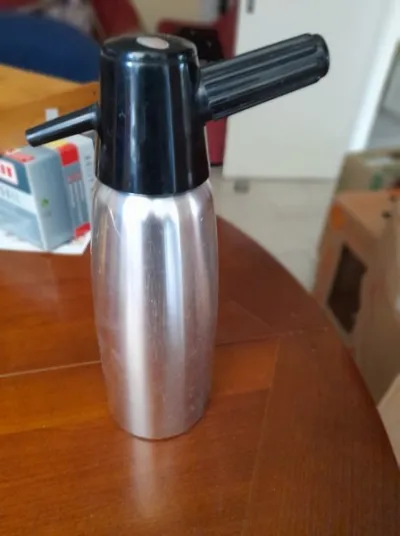 Ancien syphon en inox - Collection - Saint-Satur (18300)