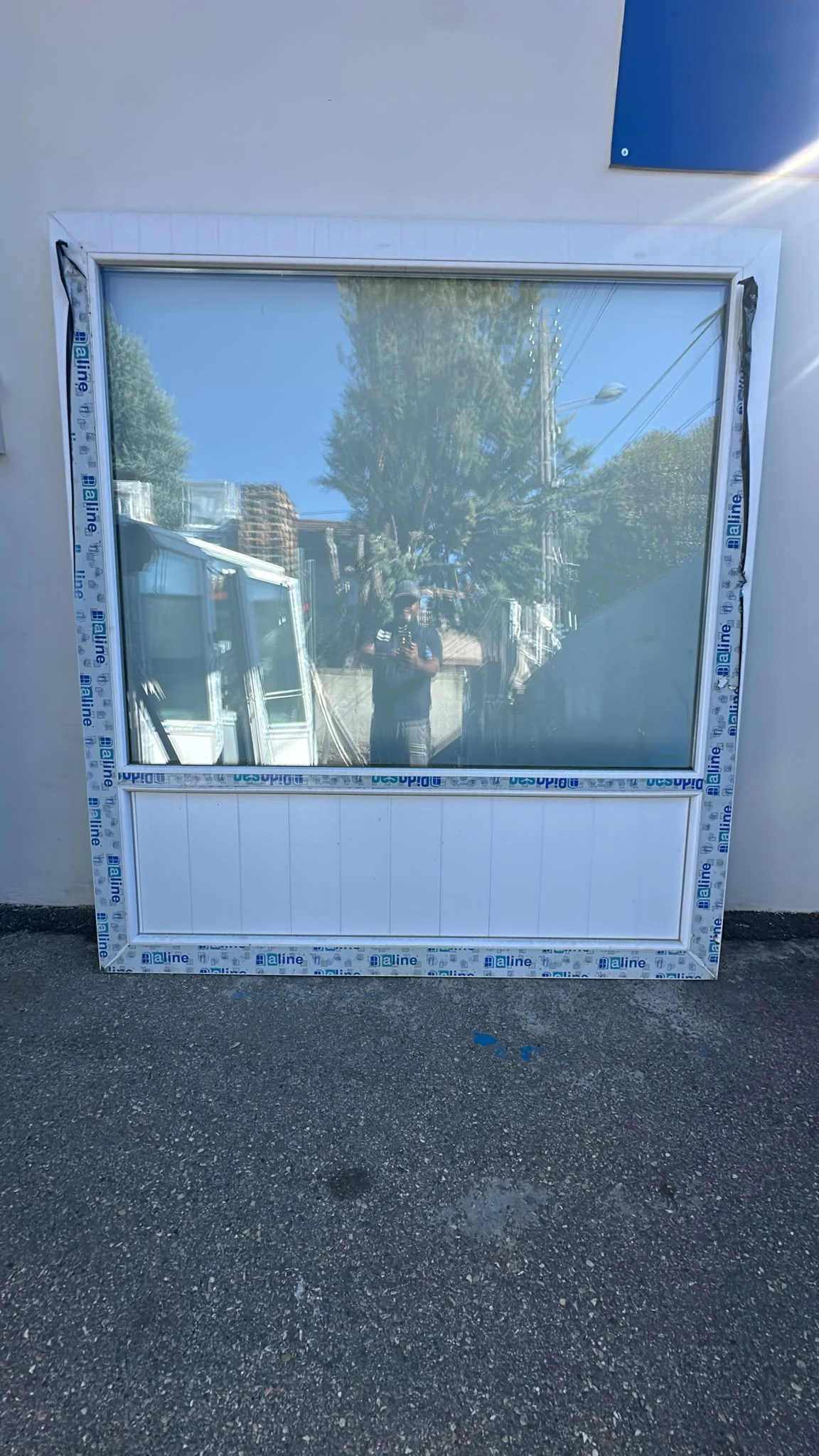 Fixe pvc blanc et champagne avec sous bassement - Bricolage - Châtillon (69380)