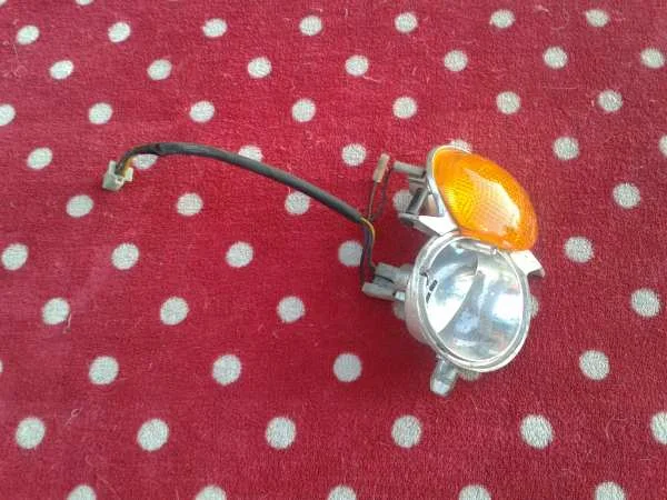 Clignotant ard scooter mbk125 skiliner 2004 - Équipements Moto - Compiègne (60200)