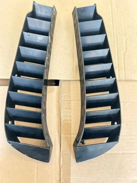 Grilles latérales de capot avant ferrari f40 - Équipements Auto - Nice (06000)