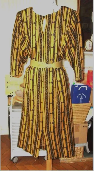 Robe en lainage moutarde taille 42-44 - photo 3